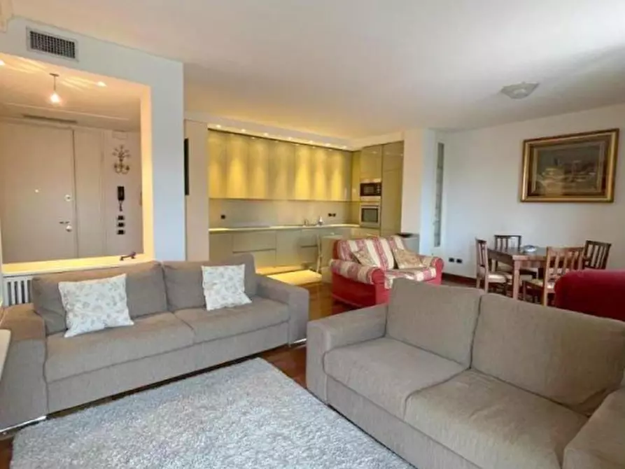 Immagine 1 di Appartamento in vendita  in Via Giuseppe Jappelli a Abano Terme