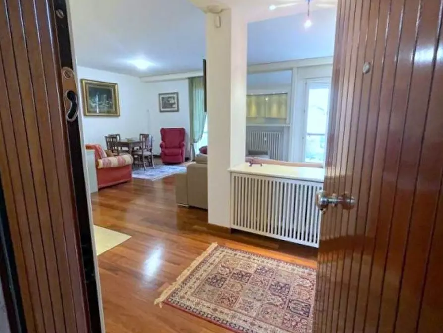 Immagine 3 di Appartamento in vendita  in Via Giuseppe Jappelli a Abano Terme