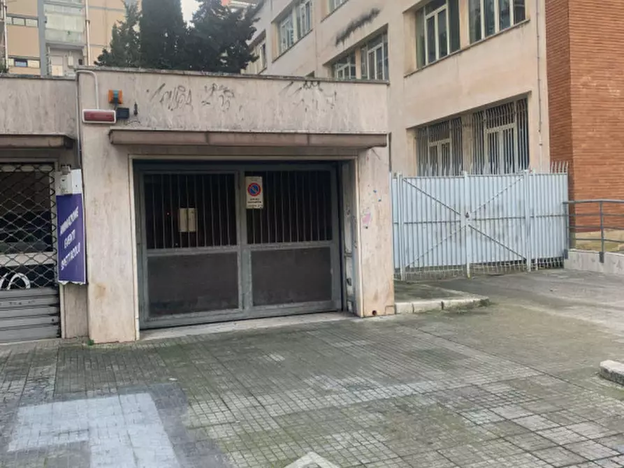 Immagine 5 di Garage in vendita  in via imbriani,56 a Lecce