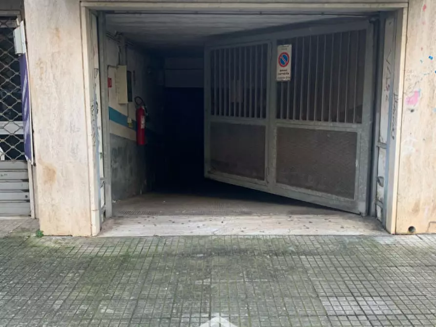 Immagine 7 di Garage in vendita  in via imbriani,56 a Lecce