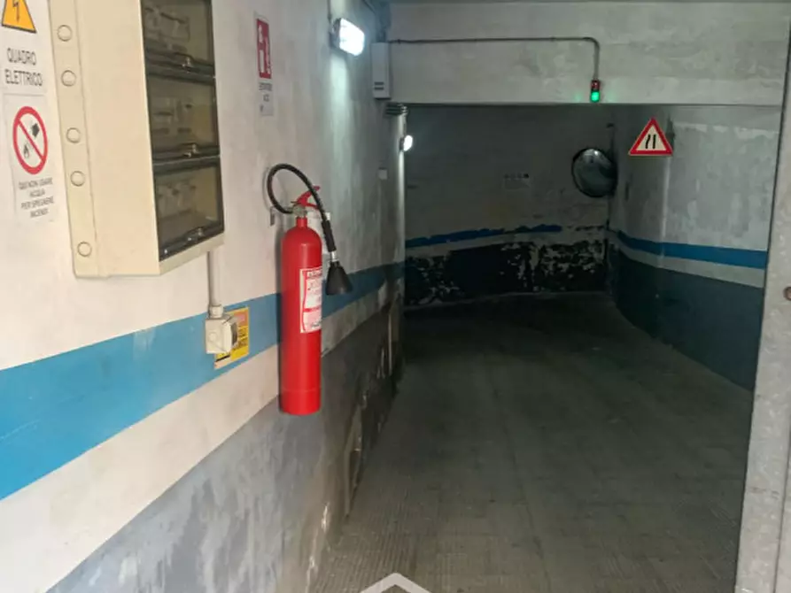 Immagine 8 di Garage in vendita  in via imbriani,56 a Lecce