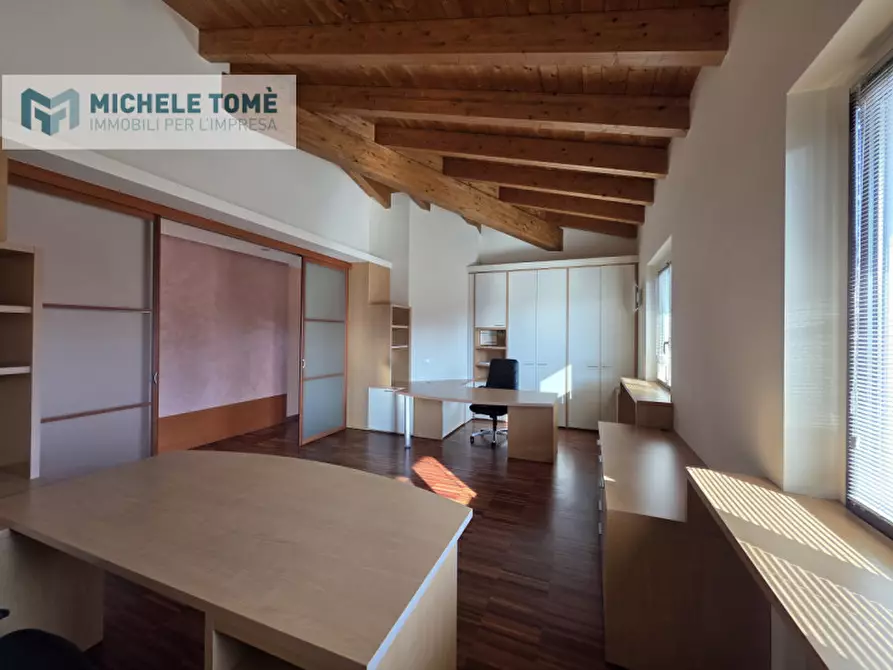 Immagine 10 di Ufficio in affitto  in Via Gardesana a Lazise