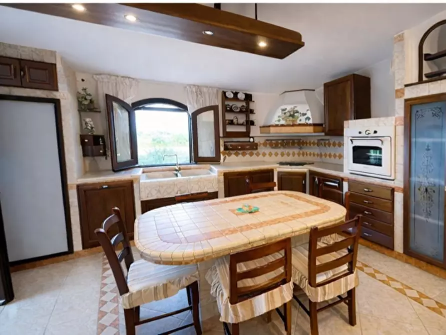 Immagine 3 di Casa bifamiliare in vendita  in Via dei Caprifogli, 1 a Crotone