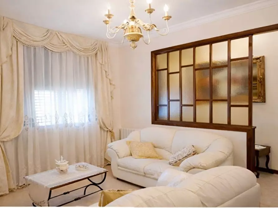 Immagine 4 di Casa bifamiliare in vendita  in Via dei Caprifogli, 1 a Crotone