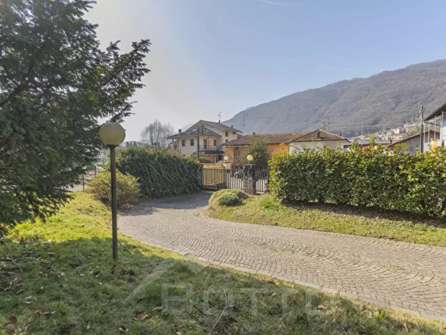 Immagine 58 di Villa in vendita  in via dei faggi 7 a Omegna
