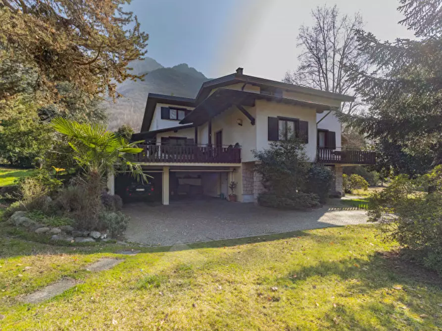 Immagine 73 di Villa in vendita  in via dei faggi 7 a Omegna