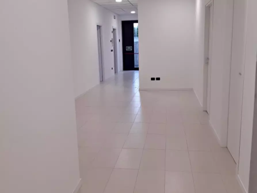 Immagine 14 di Ufficio in affitto  in Viale Sant'Agostino a Vicenza