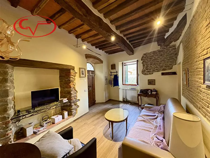 Immagine 2 di Appartamento in vendita  in Centro storico a Loro Ciuffenna