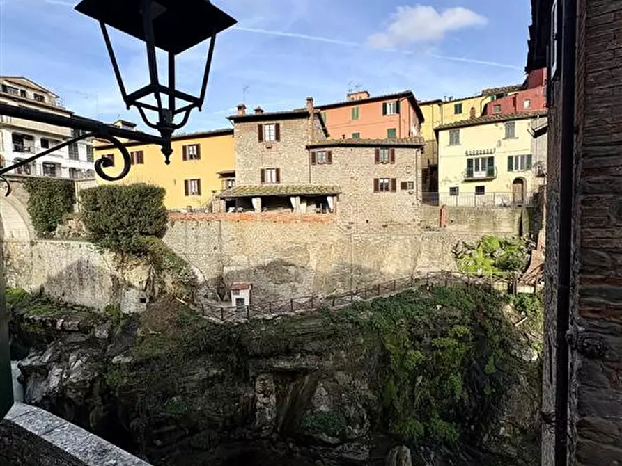 Immagine 14 di Appartamento in vendita  in Centro storico a Loro Ciuffenna