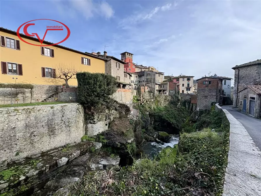 Immagine 15 di Appartamento in vendita  in Centro storico a Loro Ciuffenna