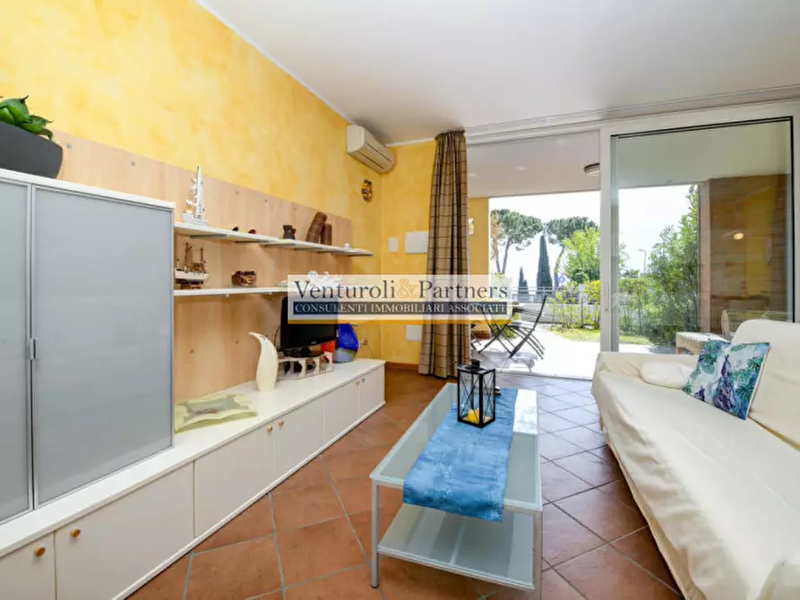 Immagine 1 di Appartamento in vendita  in Via Giuseppe Mazzini,1 a Padenghe Sul Garda