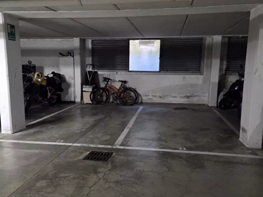 Immagine 34 di Appartamento in vendita  in Monferrato 4 a Firenze