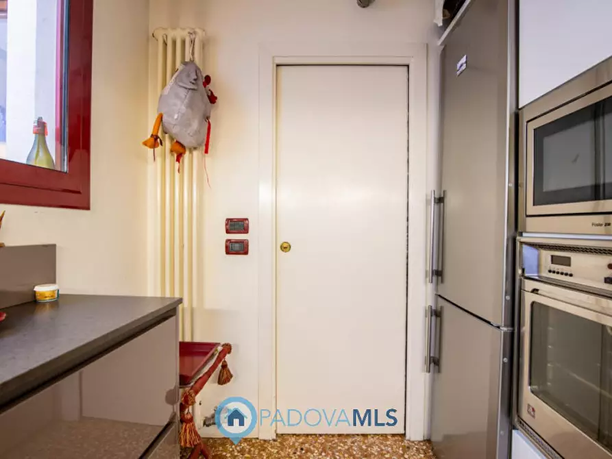 Immagine 8 di Appartamento in vendita  in via savonarola a Padova