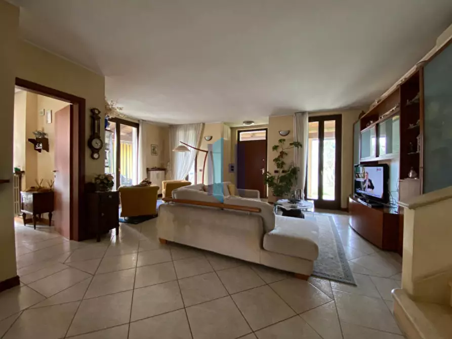 Immagine 3 di Villa in vendita  in Via Rossini 9 a Poncarale