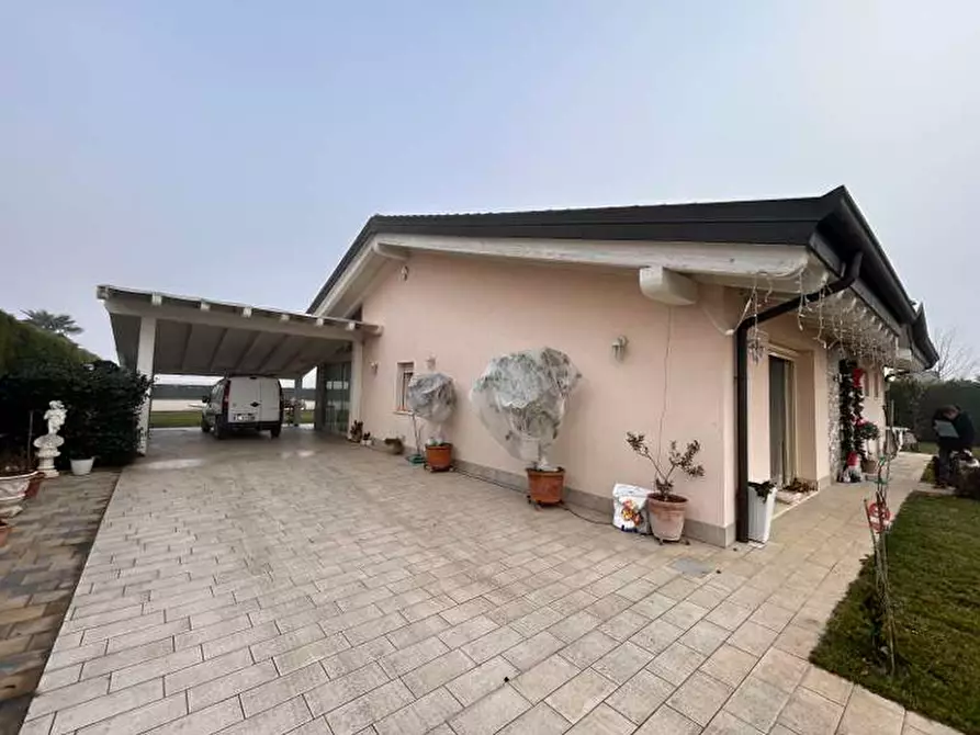 Immagine 2 di Casa indipendente in vendita  in Via Dott. Giovanni Calzavara 239 a Veronella