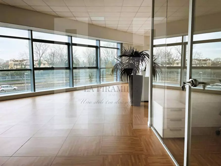 Immagine 10 di Ufficio in vendita  in ALBIGNASEGO - UFFICIO DIREZIONALE PER INVESTIMENTO RIF. 2524 a Albignasego