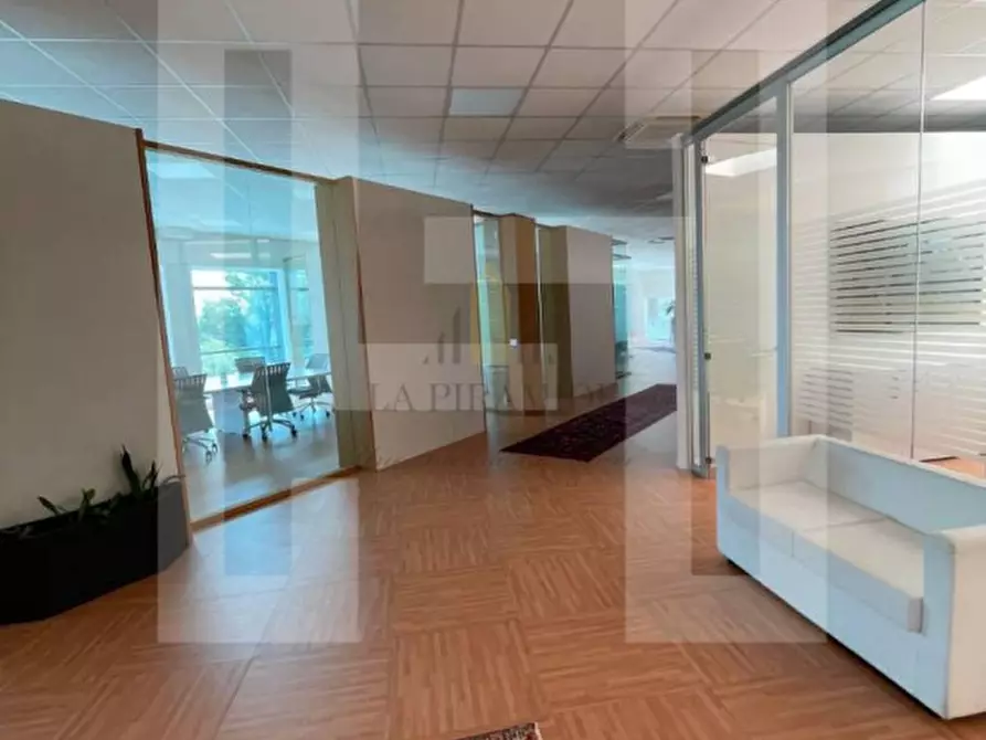 Immagine 12 di Ufficio in vendita  in ALBIGNASEGO - UFFICIO DIREZIONALE PER INVESTIMENTO RIF. 2524 a Albignasego