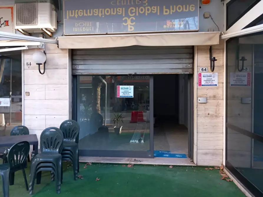 Immagine 4 di Negozio in vendita  in viale europa, 64 a Montesilvano