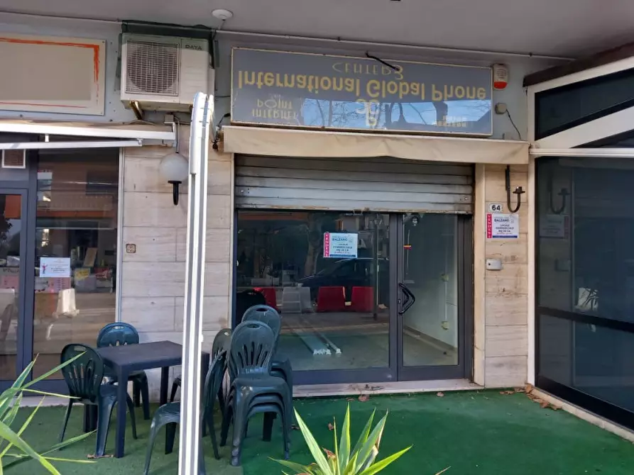 Immagine 5 di Negozio in vendita  in viale europa, 64 a Montesilvano