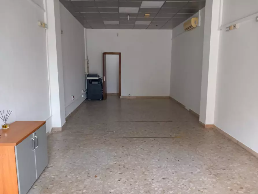 Immagine 5 di Negozio in vendita  in viale europa, 64 a Montesilvano