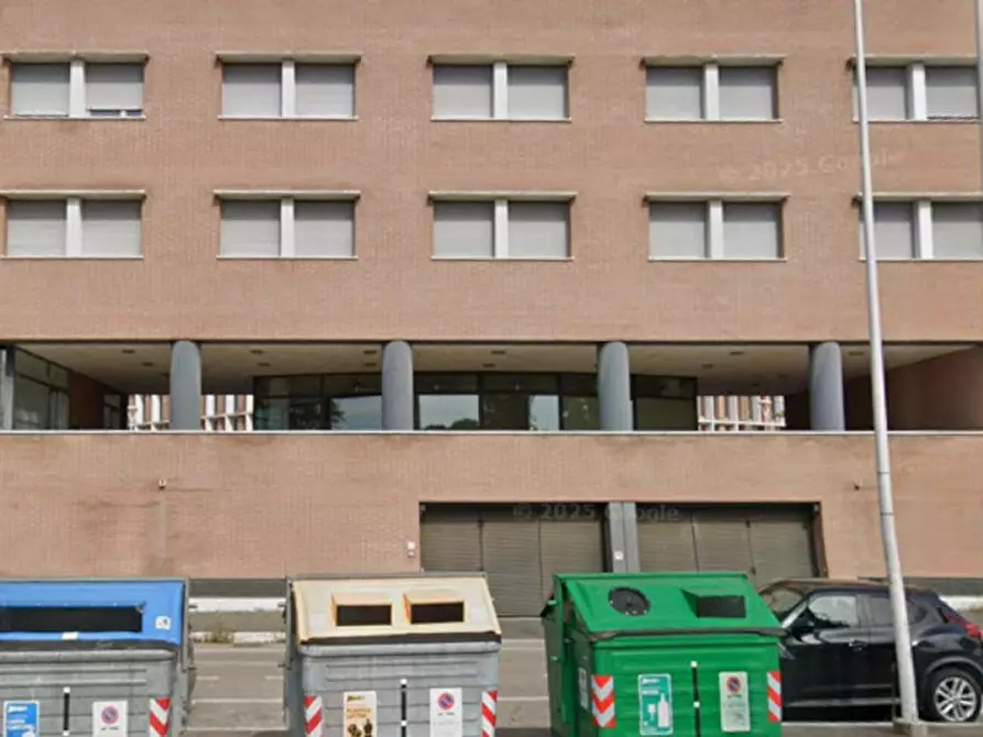 Immagine 1 di Negozio in vendita  in Piazza Sciascia Leonardo, 47522 Cesena FC, Italia a Cesena