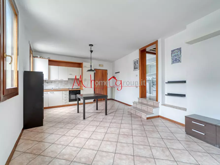 Immagine 1 di Appartamento in vendita  in Via Sette Martiri a Padova