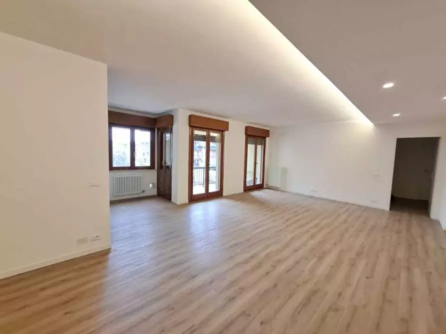 Immagine 2 di Appartamento in vendita  a Verona