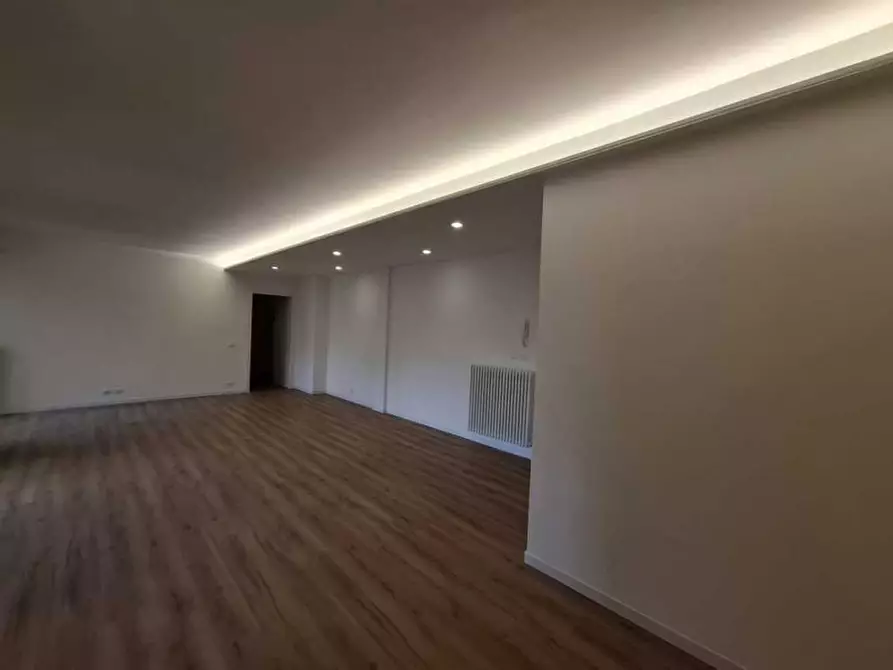 Immagine 3 di Appartamento in vendita  a Verona