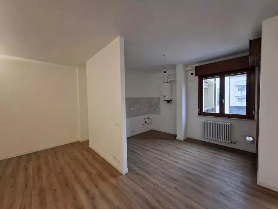 Immagine 5 di Appartamento in vendita  a Verona