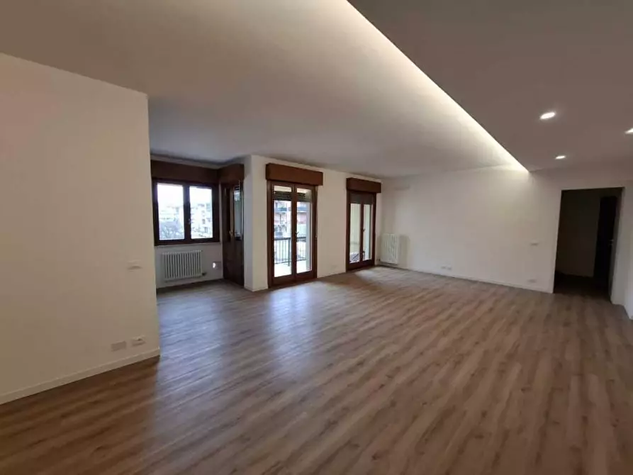 Immagine 8 di Appartamento in vendita  a Verona