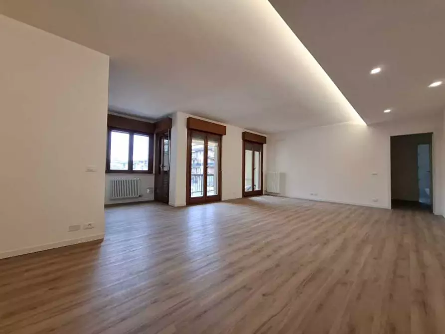 Immagine 9 di Appartamento in vendita  a Verona