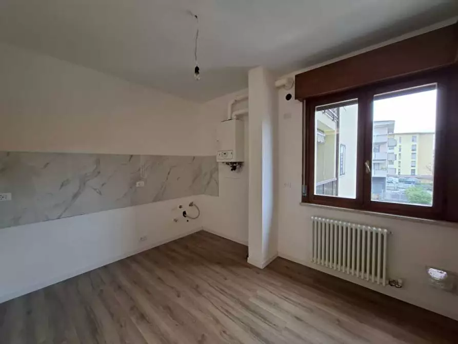 Immagine 11 di Appartamento in vendita  a Verona