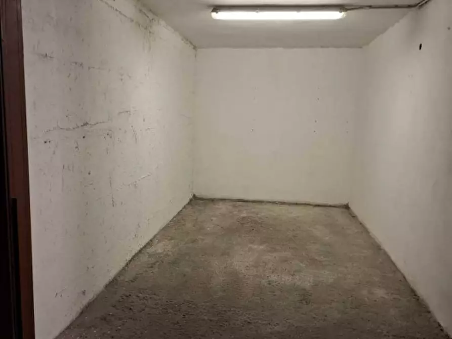 Immagine 13 di Appartamento in vendita  a Verona