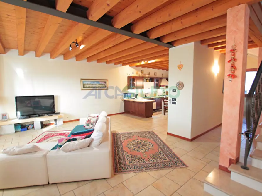 Immagine 5 di Casa bifamiliare in vendita  in Via Capparozzo a Quinto Vicentino