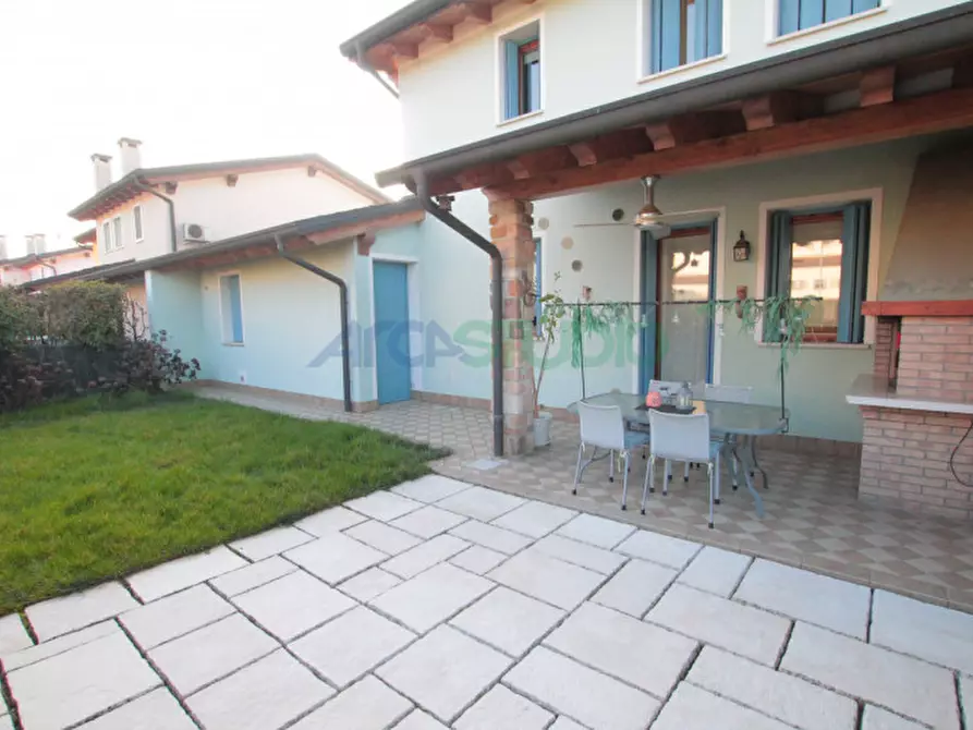 Immagine 16 di Casa bifamiliare in vendita  in Via Capparozzo a Quinto Vicentino