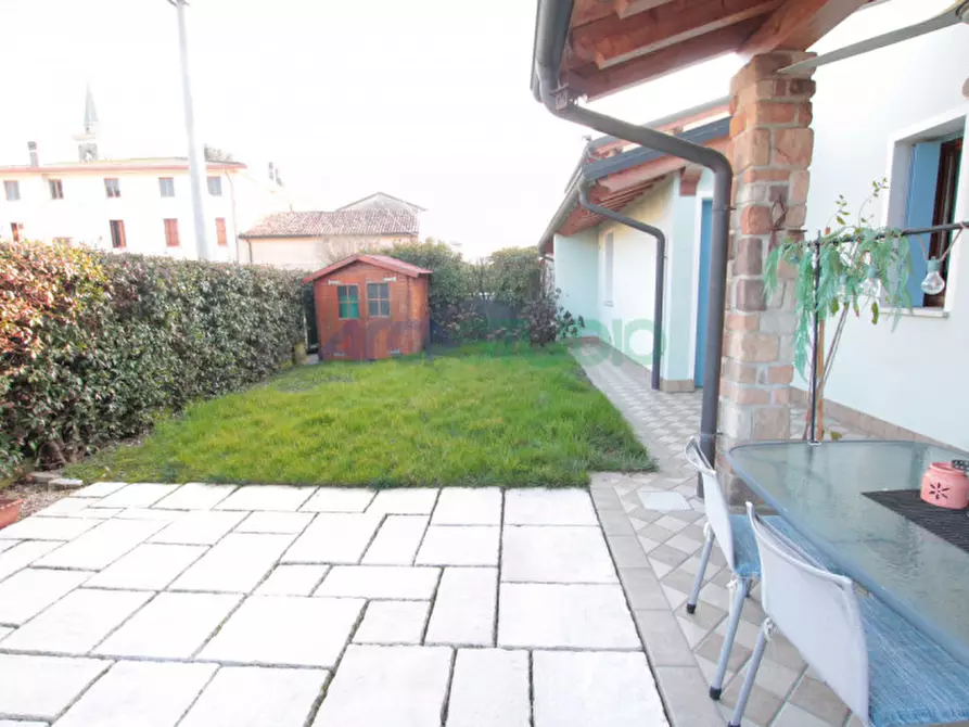 Immagine 17 di Casa bifamiliare in vendita  in Via Capparozzo a Quinto Vicentino