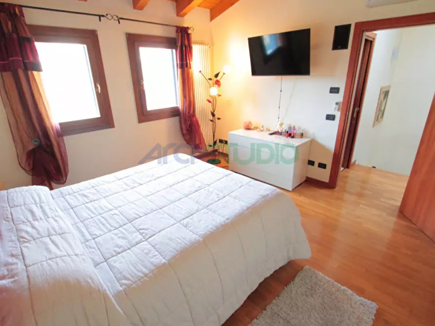 Immagine 29 di Casa bifamiliare in vendita  in Via Capparozzo a Quinto Vicentino