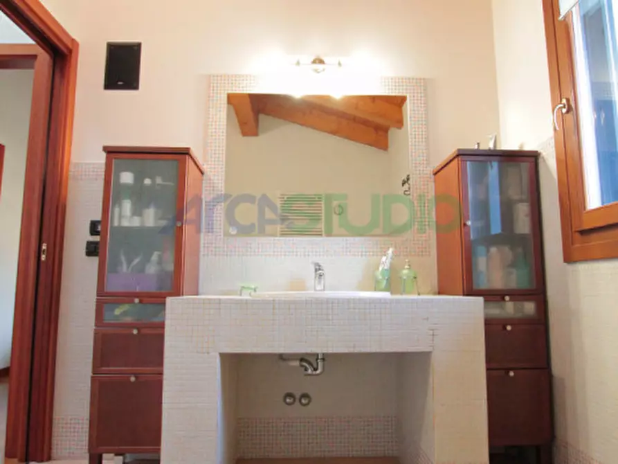 Immagine 41 di Casa bifamiliare in vendita  in Via Capparozzo a Quinto Vicentino