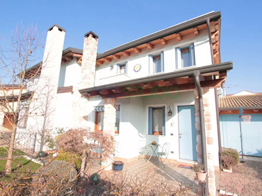 Immagine 46 di Casa bifamiliare in vendita  in Via Capparozzo a Quinto Vicentino