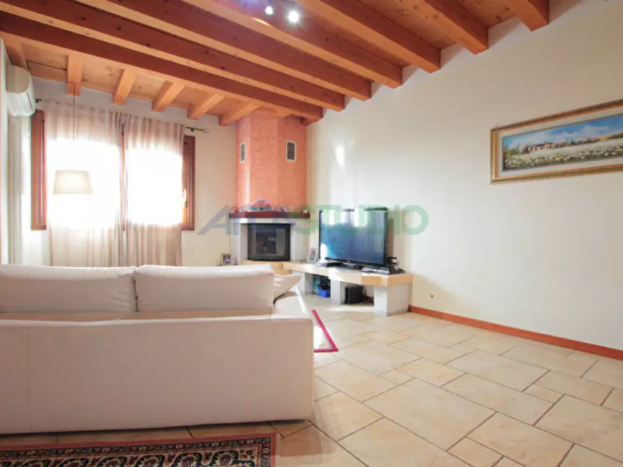 Immagine 48 di Casa bifamiliare in vendita  in Via Capparozzo a Quinto Vicentino