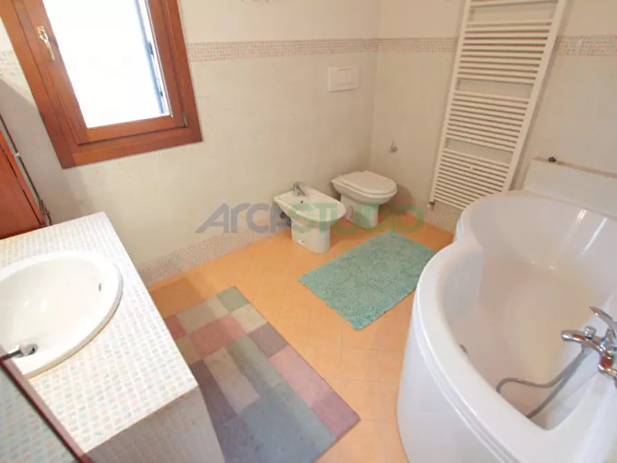 Immagine 57 di Casa bifamiliare in vendita  in Via Capparozzo a Quinto Vicentino