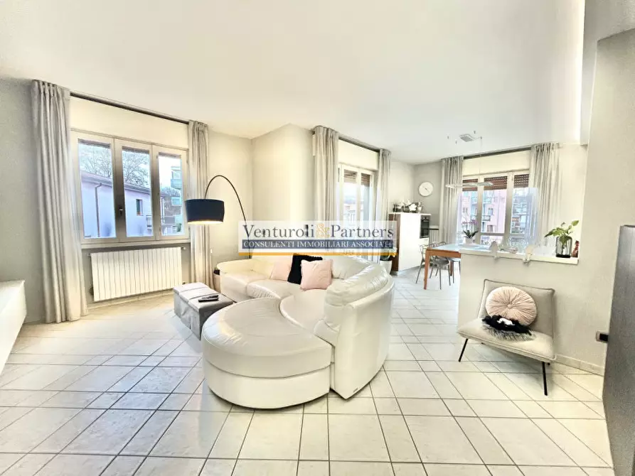 Immagine 1 di Appartamento in vendita  in Via Pastrengo 6 a Desenzano Del Garda