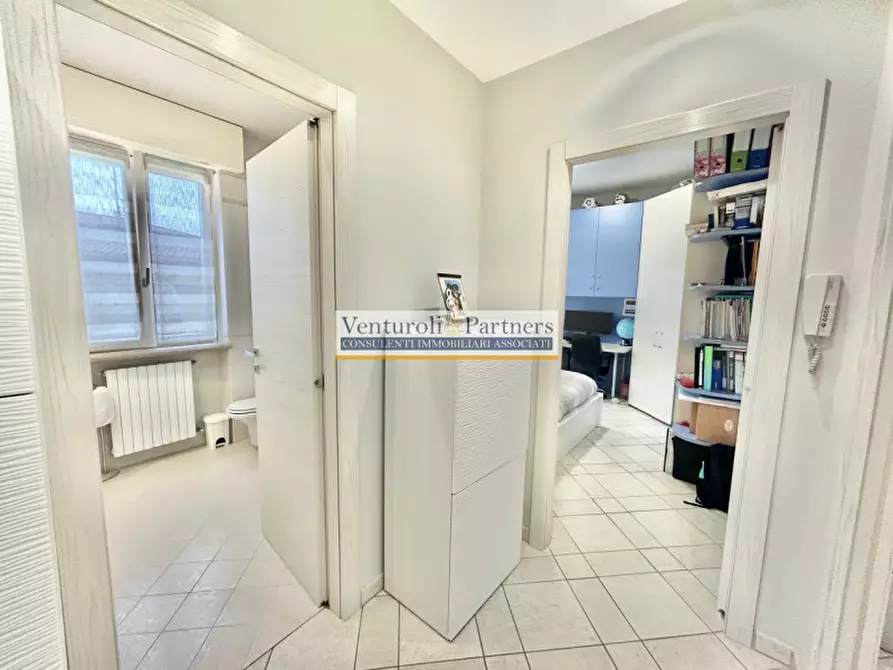 Immagine 10 di Appartamento in vendita  in Via Pastrengo 6 a Desenzano Del Garda