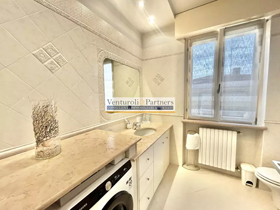Immagine 11 di Appartamento in vendita  in Via Pastrengo 6 a Desenzano Del Garda