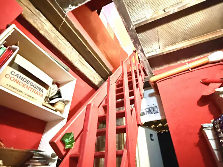 Immagine 6 di Negozio in affitto  in Via San Vitale a Bologna