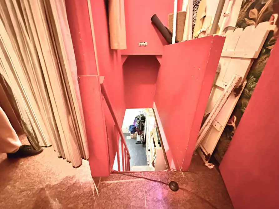 Immagine 8 di Negozio in affitto  in Via San Vitale a Bologna