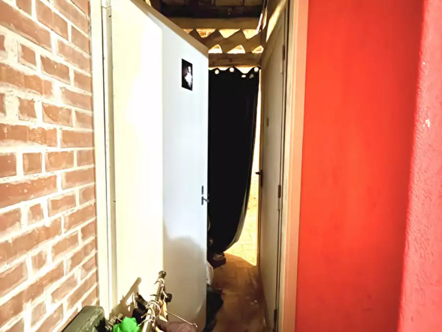 Immagine 9 di Negozio in affitto  in Via San Vitale a Bologna