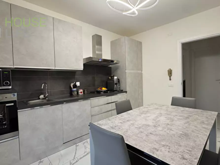 Immagine 1 di Appartamento in vendita  in Via Maroncelli a Schio