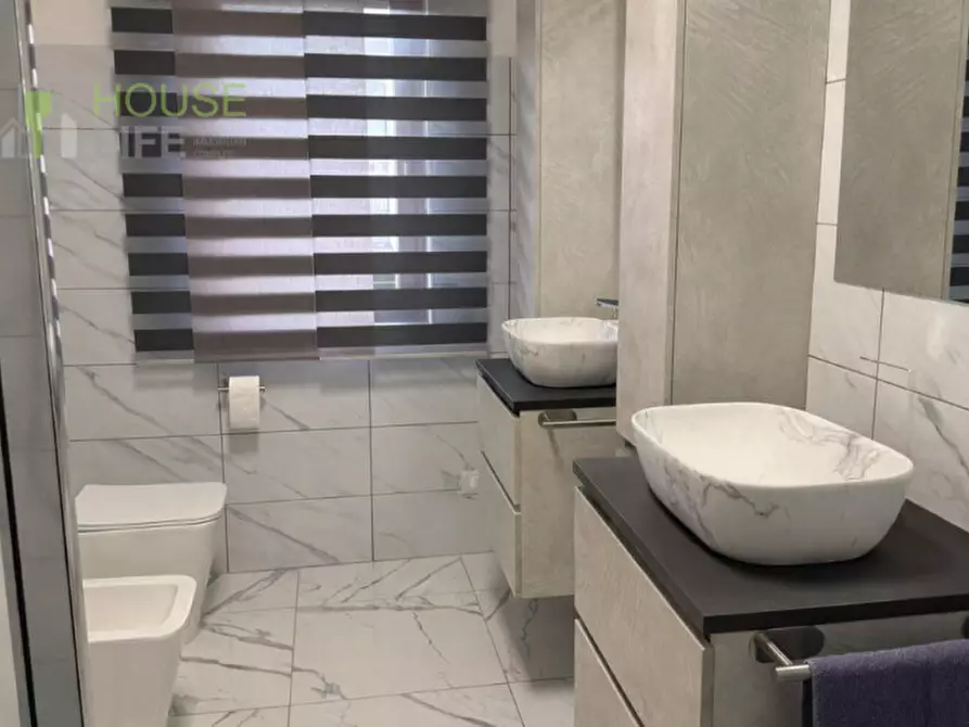 Immagine 10 di Appartamento in vendita  in Via Maroncelli a Schio