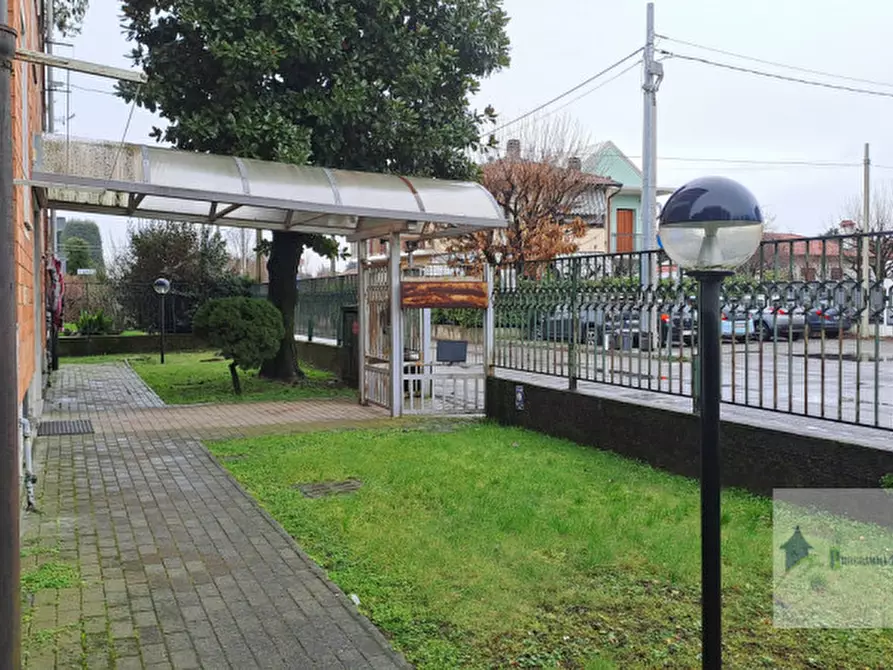 Immagine 16 di Appartamento in vendita  in piazza dei Bersaglieri a Arconate